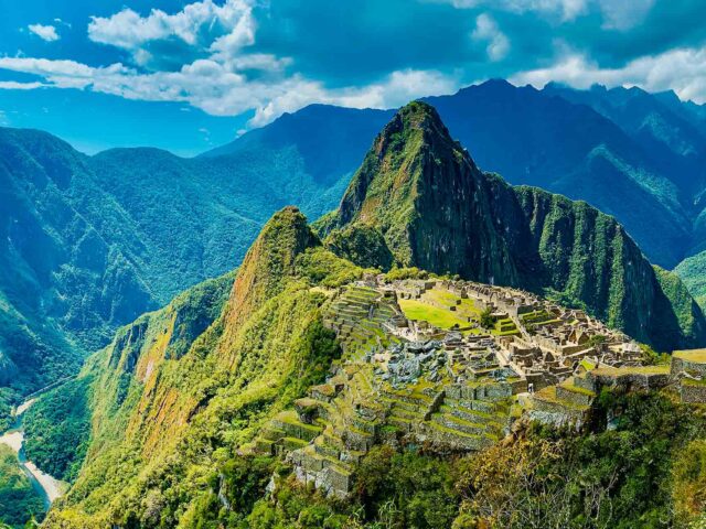 Sacred Valley and Machupicchu Tour from Cusco